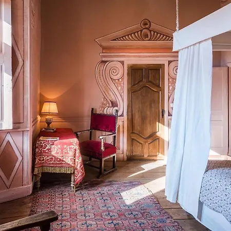 Holiday home Chateau Des Marcilly Talaru Chalmazel-Jeansagniere